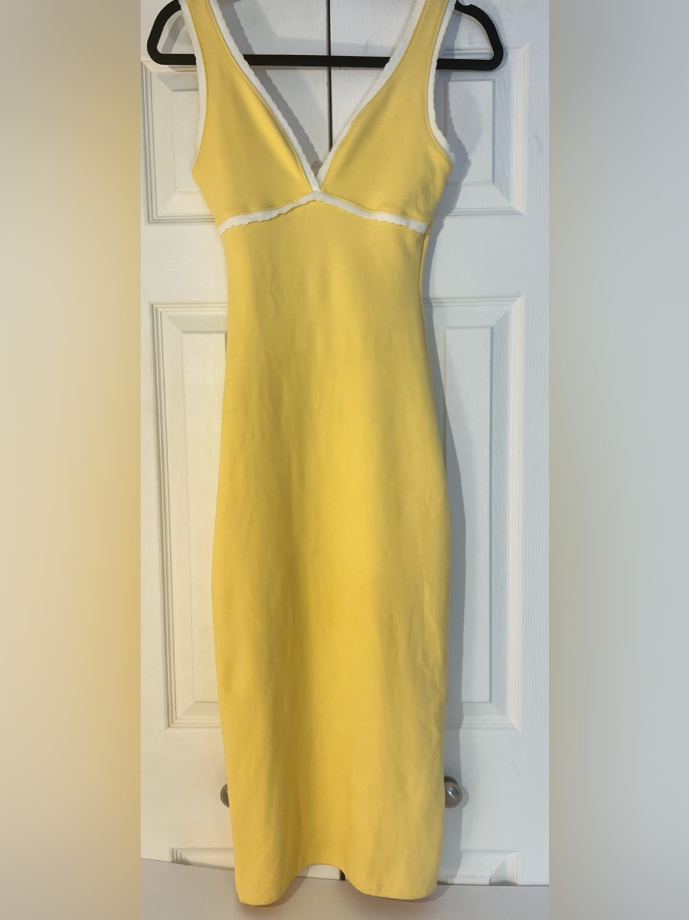 ZARA Sculpting fabric yellow bodycon dress with contrasting trim - Picture 14 of 15